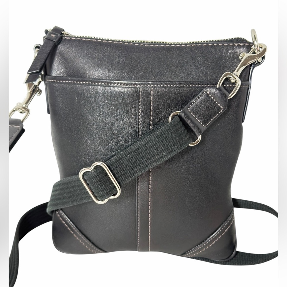 Coach Black Smooth Leather Small Swingpack Crossbody Front Pocket